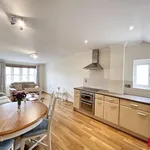 Rent 2 bedroom flat in London