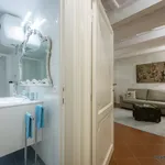 Rent 1 bedroom apartment of 45 m² in Florence