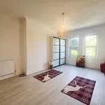 Rent 3 bedroom flat in Yorkshire And The Humber