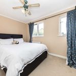 Rent 3 bedroom house in Elmbridge