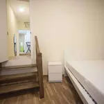 Rent a room in lisbon