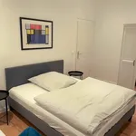 Rent a room of 100 m² in Berlin