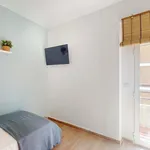 Rent a room of 126 m² in Valencia