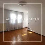 Affitto 5 camera casa di 333 m² in Cavazzale