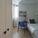 Rent a room in lisbon