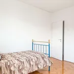 Rent a room in lisbon