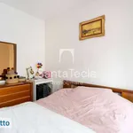 Rent 3 bedroom apartment of 100 m² in Milan