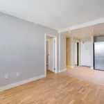 Rent 1 bedroom apartment of 33 m² in Toronto