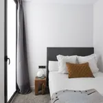 Rent 2 bedroom apartment of 55 m² in Barcelona