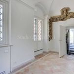 Rent 5 bedroom house of 980 m² in Rome