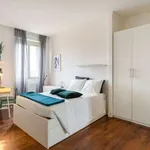 Rent a room of 177 m² in milan