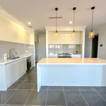 Rent 6 bedroom house in Oran Park