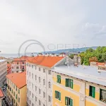 Affitto 3 camera appartamento di 120 m² in Trieste