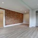 Maison de 1097 m² avec 6 chambre(s) en location à Toronto