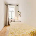 Rent 6 bedroom apartment in Prague