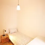 Rent a room of 80 m² in barcelona