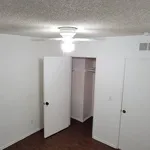 Rent 3 bedroom apartment in North Hollywood