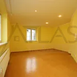 Pronajměte si 6 ložnic/e dům o rozloze 200 m² v Prague