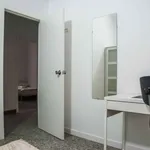 Rent a room of 300 m² in valencia