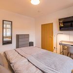 Miete 4 Schlafzimmer wohnung von 65 m² in Magdeburg