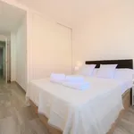 Rent 4 bedroom apartment of 50 m² in Madrid