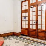 Appartement de 550 m² avec 1 chambre(s) en location à Paris