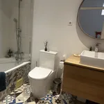 Rent 4 bedroom apartment of 200 m² in Lisbon