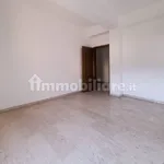 Affitto 5 camera appartamento di 185 m² in Reggio Calabria