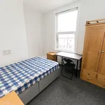 Rent 6 bedroom house in Leeds