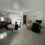 Appartement de 80 m² avec 4 chambre(s) en location à Crespin