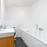 Pronajměte si 3 ložnic/e byt o rozloze 83 m² v Prague