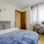 Rent a room of 150 m² in madrid