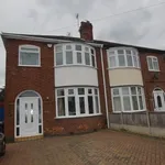 Rent 3 bedroom flat in East Midlands