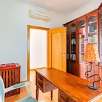 Rent 4 bedroom apartment of 2583 m² in Lisbon