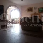 Rent 4 bedroom house of 300 m² in Mesagne