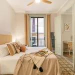 Rent 4 bedroom apartment of 60 m² in Barcelona