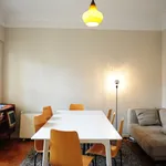 Rent a room of 120 m² in Porto