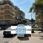 Affitto 3 camera appartamento di 85 m² in Naples