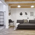 Alquilo 2 dormitorio casa de 95 m² en Barcelona