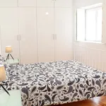 Rent 4 bedroom apartment of 45 m² in Lisboa