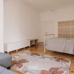 Rent a room in lisbon