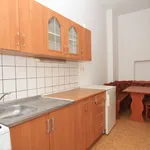 Pronajměte si 1 ložnic/e byt o rozloze 30 m² v Karlovy Vary