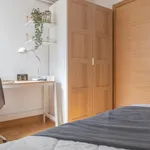 Rent 5 bedroom apartment in Madrid