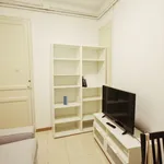 Rent a room of 90 m² in Barcelona