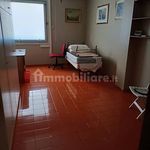 Affitto 4 camera appartamento di 140 m² in Caltanissetta