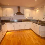 Rent 2 bedroom flat in Leigh-On-Sea