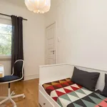 Rent a room in lisbon