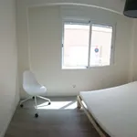 Rent a room of 80 m² in valencia