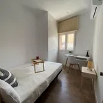 Rent 8 bedroom apartment in Madrid