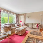 Rent 5 bedroom house in Woking